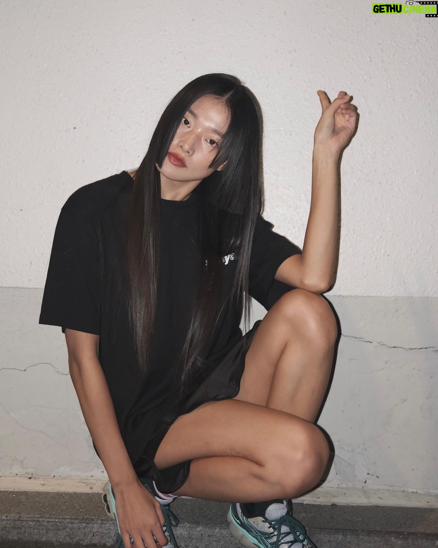 Choi A-ra - 5.7K Likes - 잘랐네?