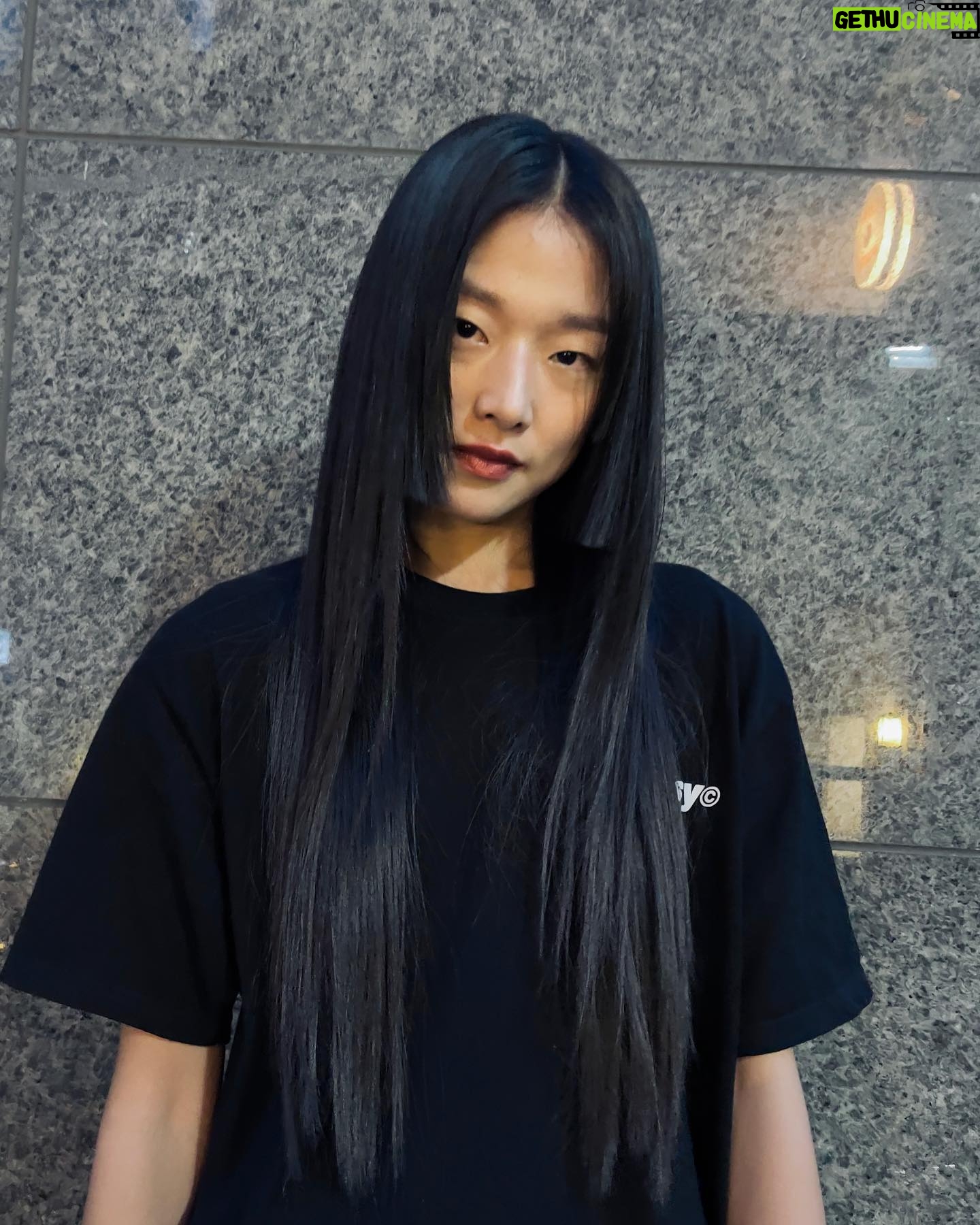 Choi A-ra - 5.7K Likes - 잘랐네?