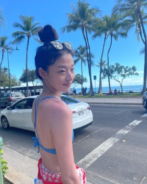 Choi A-ra Instagram - Waikiki on the beach🍹