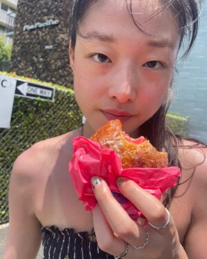 Choi A-ra Instagram - Waikiki on the beach🍹