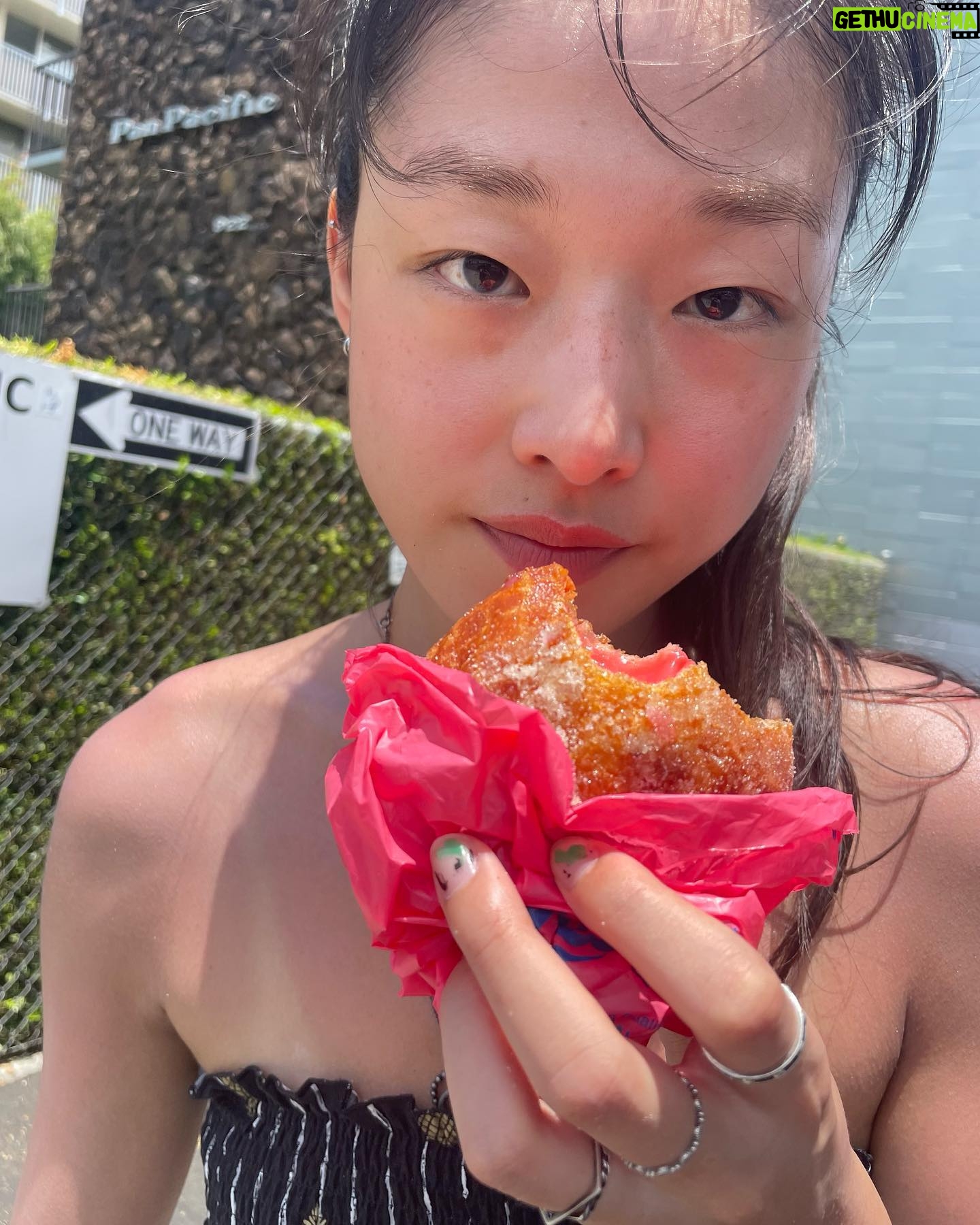 Choi A-ra - 6.3K Likes - Waikiki on the beach🍹