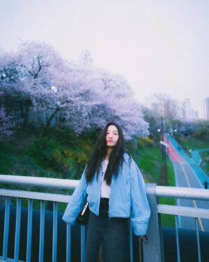 Choi Hee-seo Instagram - 무도의 길을 접고 다시 배우의 길로.. 
#벚꽃동산 에서 만나요