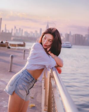 Choi Hee-seo Instagram - 흡
🐷
#최희서 #데일리희서