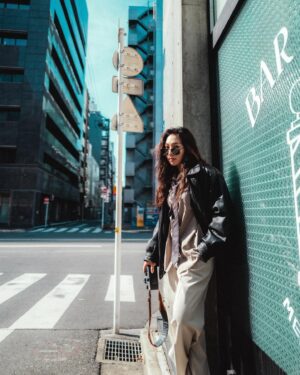 Choi Hee-seo Instagram - 질풍의 가죽 자켓 😎
#최희서 #데일리희서