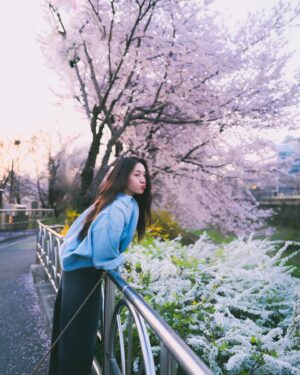 Choi Hee-seo Instagram - 무도의 길을 접고 다시 배우의 길로.. 
#벚꽃동산 에서 만나요