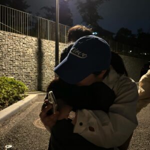 Choi Hee-seo Instagram - 벚꽃동산 2주차 기록 

“어떻게 세상은 이렇게 무의미하면서 아름다울 수가 있지?” 

Precision, no Prediction.