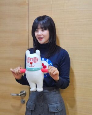 Choi Kang-hee Instagram - 오늘 방송나가기 전에 민우혁 코스 도는중
꿀🍯냠냠