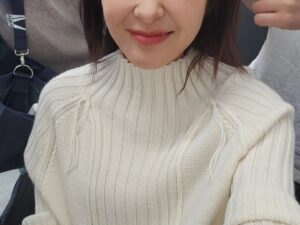 Choi Kang-hee Instagram - 오랜만에 촬영
월드비전 많은 대사님들 중에~ 이번엔 제가~ 당첨이 되서 
2024년 첫 소식지의 표지 주인공이 됐지요~~~~♡
행복하더라구요♡
설연휴때 때려먹고 운동도 몇주 훅 쉬어버리고 해서 
얼마나 아쉽던지 ㅋㅋㅋ 그래도 이쁘게 해주셔서~
현장에서 참 행복했어요~
사진도 잘 나오면 좋겠다 ㅎ
#월드비전#2024첫소식지#오늘의주인공은나야나