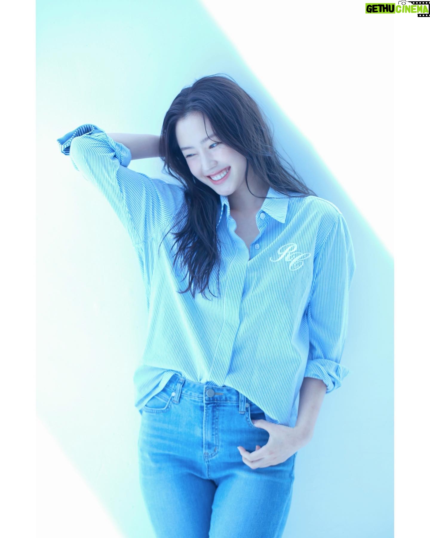 Choi Ri - 8K Likes -