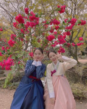 Choi Ri Instagram - 곱디고운 유정이랑🐰🌸
오늘 밤 9:30 pm kbs !