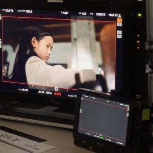 Choi So-yul Instagram - #우리집 7화 #드라마 #온에어 

MBC 우리집 🏠 많관부 많사부 🫶🏻

너무 이쁘셨던 연우 배우님과 함께했어요 ❣️
대기 중간에 계속 말걸어주시고 배려해주셔서 너무 감사했네요 👍🏻

현장에 계셨던 감독님과 모든 스텝분들의 챙김과 배려에 추운날 촬영이 너무 따뜻했습니다 ❣️❣️

👧🏻
소율이는 민희 역으로 나와요 💕

좋은 기회주셔서 감사합니다 @cna_cnckids 

❣️ 소율이 의상 @mardi_mercredi_lespetits 

#김희선 #이혜영 #김남희 #연우 #황찬성 #재찬 #BitterSweetHell #mbcdrama #MBC금토드라마 #MBC #마르디메크르디레쁘띠 
#최소율 #아역 #아역배우 #드라마촬영