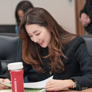 Choi So-yul Instagram - 나의 해피엔드 리딩 현장 스틸 사진 공개 🫶🏻💕

그날의 떨림을 잊지 못해 😆

모두 열심히 촬영하고 있어요 ~ 끝까지 화이팅 ❣️

#드라마 #나의해피엔드 #tv조선 
#조수원 감독님
#장나라 배우님
#손호준 배우님
#소이현 배우님
#이기택 배우님
#김홍파 배우님
#박호산 배우님
#김명수 배우님
#최소율 #허아린 #아역 #아역배우 #어린이배우