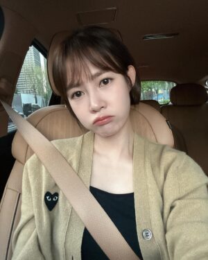 Choi Yoon-young Instagram - ☔️