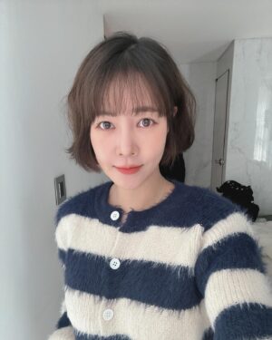 Choi Yoon-young Instagram - 우리집 셀카맛집🏠