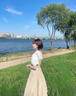 Choi Yoon-young Instagram - 🌳🌿🌱☁️