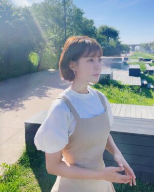 Choi Yoon-young Instagram - 🌳🌿🌱☁️