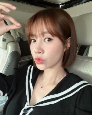 Choi Yoon-young Instagram - 안뇽 나 어디가게🙋🏻‍♀️