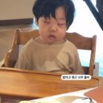 Choi Hee Instagram - 엄마는 남이 차려주는 밥이 제일 맛있던데 이 맛있는 음식들 눈앞에 두고 밥이고 뭐고 잠이 쏟아지는 또복이 ㅋㅋ 호캉스인데요 새벽 다섯시반에 온가족 일어났어요^^ 이거 호캉스 맞죠…? ㅋㅋㅋㅋㅋㅋㅋㅋ