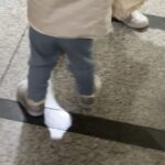 Choi Hee Instagram - 국민 여름슈즈 네이티브!!! 많이 기다리셨죠? 저희 가족이 줄곧 잘 신어오고 있는데 보시고 오픈 언제냐고 문의 폭발했던 🔥🔥🔥 네이티브 슈즈입니다!!! 드디어 다음주 월요일 신상라인들 들고 옵니다 😆 이번 공구에선 저희 그동안 오프라인 전용으로 판매됐던 그래서 온라인에선 잘 볼 수 없었던!! ✨블링✨ 라인까지 할인가로 찾아와요!!!! 블링라인은 백화점 등 오프라인에서만.. 보실 수 있던거고 공구도 거의 안한 라인인데…. 정말 운좋게 가지고 왔습니다. 사실 제가 블링 라인을 너무 좋아해서….(록솔트, 프로스트그레이) 엄청 잘 신고 다녔거든요.. 발리에서도 주구장창 신고요 ㅎㅎㅎ 본사에서도 이 점을 너무 좋게 보시고 넣어주셨어요. 제 최애 컬러예요!!!! 여기에 신상라인인 너무 사랑스러운 컬러감의 본시리즈까지 … 🩵🩷💚💛🤍 아이들 등원슈즈, 기관 실내화, 물놀이 슈즈까지 그 어떤 슈즈로도 제 역할을 다 해내고 한마디로 뽕빼는 네이티브!!!! 또복이 사이즈인 130사이즈부터 성인 사이즈까지 있으니 패밀리 슈즈로 정말 최고예요💛 📌네이티브는 다음주 월요일 오전 10시 오픈입니다. 📌선착순 선물 있습니다. 📌사이즈별 품절예상되니 꼭 빠른 구매 추천드려요. 🔔이 피드 사진 아래 알림받기 알람설정해주세요🔔
