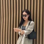 Choi Hee Instagram - 오늘 딱 선글라스 껴야하는 날씨! 🤍 스프링 스트링스는 오늘 마감이에요😎 편하고 예쁘고 …. 가격도 타 브랜드 절반가격에 이런 퀄리티라니 !!! 🤍