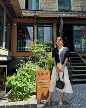 Choi Hee Instagram - 맑은 5월 휴일이 참 귀하구만… 🤍
다들 행복한 휴일이었길요!! ㅎㅎ