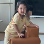 Choi Hee Instagram - 아직 토요일 맞죠..? ㅎㅎㅎㅎ 왜 일요일같은 기분이^^ ㅋㅋㅋㅋㅋㅋㅋ 남편이 시댁 안가서 자유부인 무산 🤣🤣🤣 하루종일 애들이랑 놀고 토밤 아까워서 밤 12시 지금까지 졸린 눈 비벼가며 하고 싶었던 것들 하고 있습니다 ㅋㅋ