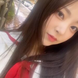 Choi Ji-hye Instagram - 👀✨