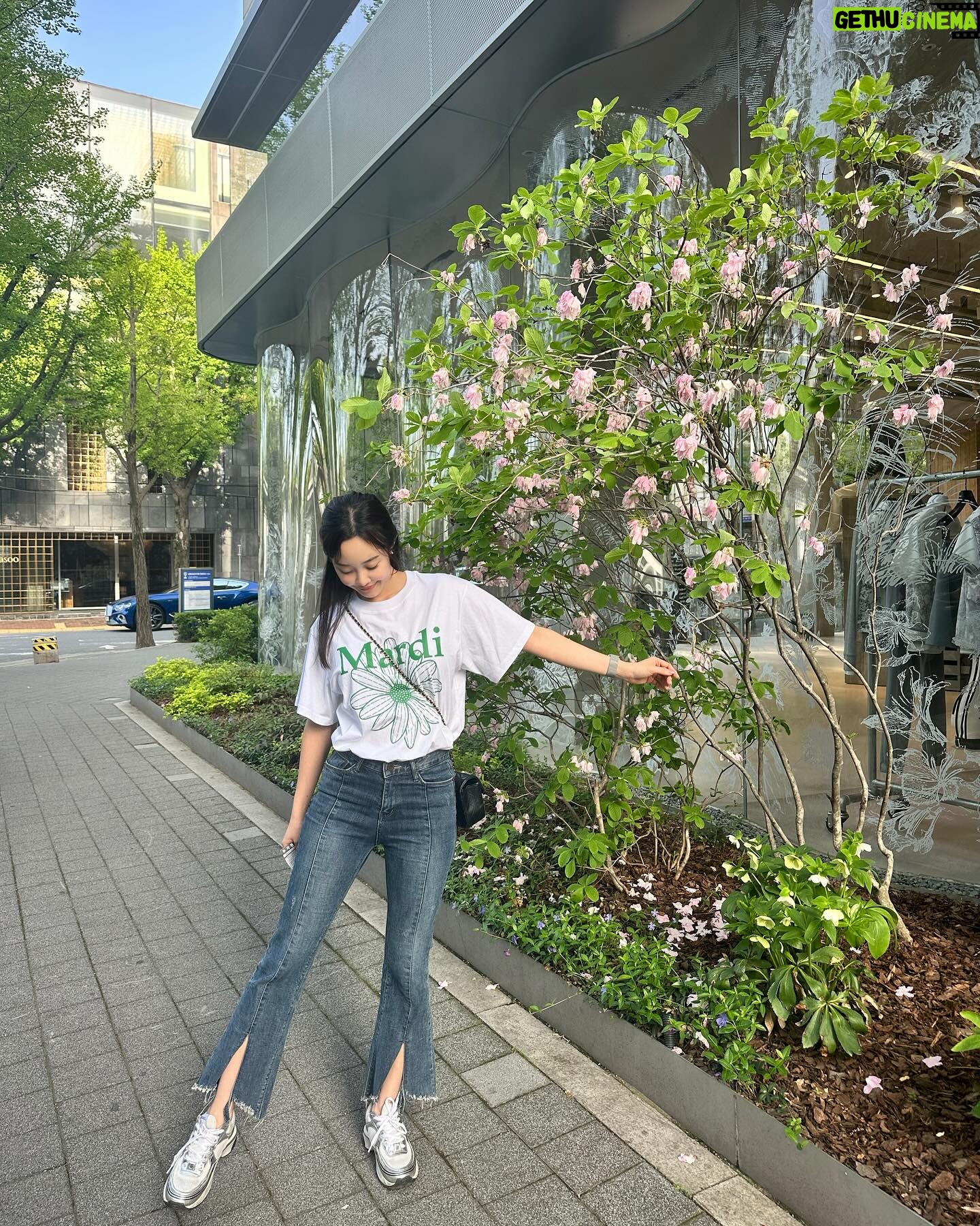 Choi Seol-hwa Instagram - . ν₯κΈ°λ‘μπΈπ