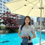 Choi Seol-hwa Instagram - . 당장 뛰어들어서 잠수하고 싶댜..🩵🌊🐳 제주 골프연습장 광고 때문에 와서 메종글래드 호텔에 머무는데 오 여기 좋네요✨ 예뿌✨ 지금 공구 중인 에스테틱 관리는 #작은얼굴 #레이저리프팅 (하이프) 이렇게 하고 있어요✨ 효과는 제가 직접 봐서 공구를 열게 되었고 100%‼️ 위치는 청담동이에요😊 저 관리 후에 포샵은 색감보정 외에 거의 안한다고 보시면 됩니댜✨ 6/7까지니 많관부🩵