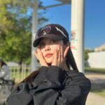 Choi Seol-hwa Instagram - . #공구예정 20일에서 21일로 넘어가는 자정에 자외선 차단패치공구 오픈이에요!😊 60%에서 최대 66%까지 할인하고 거기에 마스크형 자외선 차단패치도 선물로 드려요 사실상 그 이상 할인하는거죠ㅎㅎ ✅제가 이 그린티 자외선 차단패치를 선택한 이유 중 첫째는 한 번 붙히면 라운딩이 끝날 때까지 안떨어져요! 접착력이 좋아요😊 그래서 피부에 안좋을까 생각했는데 두번째로 식약처 허가를 받아 미백과 주름개선효능 가지고 있는게 붙히고 있은게 피부에 이롭다고 하니 이득이더라고요. 세번째로 11가지 자연유래 성분들이 함유되어 있어서 패치를 떼어내고 그 부위가 욱신거리지 않았어요❗️ 저 골프 처읍 시작했을 때 패치 라인 이상한것들뿐이라 붙히고 사진찍으면 이상했는데 그린티는 얼굴쉐입 잡아주는 라인이라 좋기도 하고 면적이 넓어서 더 많은 부위를 가릴 수도 있어서 좋더라고요😊 ✅이번 공구에 골프하시는 분들 그리고 자전거나 야외조깅 오래하시는 분들은 꼭 구매하기면 좋겠어요! ✅구성도 좋고 할인율도 높아서 이번에 구매 해두시면 올해 여름은 자외선 걱정 안하셔도 될거예요🤗