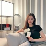Choi Seol-hwa Instagram - . 현재 산마노에서 제일 잘 나가는 상품은 멜로그라노 비누‼️ 프레데릭말에서 제일 잘 나가는 상품은 오드 매그놀리아‼️ 저는 개인적으로 남자들이 프레데릭말에서 엉 빠썽이랑 포트레이트 오브 어 레이디 쓰면 센스있다고 느껴지더라구용ㅎㅎ 현재 산마노는 여자들이 쓸고 있고 프레데릭말은 남자들이 구매율 높아요‼️ 이보다 싸게 팔고 있는 곳은 없고 딱 내일 모레까지 공구니까 놓치지 말고 얼릉 겟하시길😊