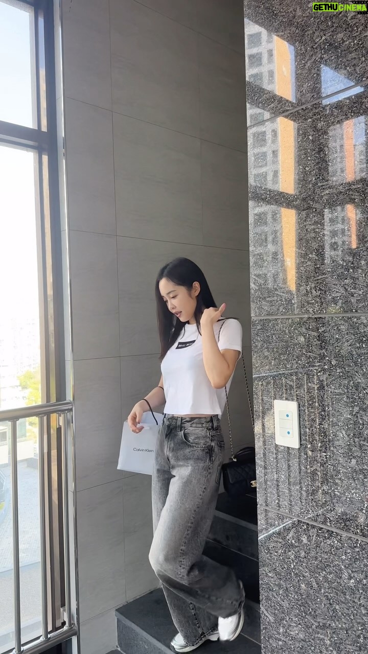 Choi Seol-hwa Instagram - . 얼마만에 카페에서 여유 부린걸까?ㅋㅋ 너무 행복해요ㅎㅎ 여러분 효소 공구 안의 콤부차 이벤트와 bbq 황금올리브 치킨 이벤트 놓치지 마세요💛