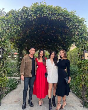 Christel Khalil Instagram - 💛 Some R&R time with these beautiful souls in a beautiful place! Feeling uplifted, loved, and supported. 💛