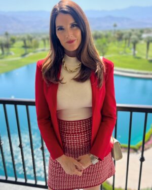 Christina Pascucci Instagram - Back in a suit. Swipe to see my North Star 🌟 

It was an honor to be back hosting the SCAG sustainability awards in Palm Desert. It brings together 1,200 elected and government officials from across the SoCal region. Thank you for having me!

And thank you, husband, for watching our girl in the hotel room and working remotely to make it all work! Alé’s first road trip! #5weeksold