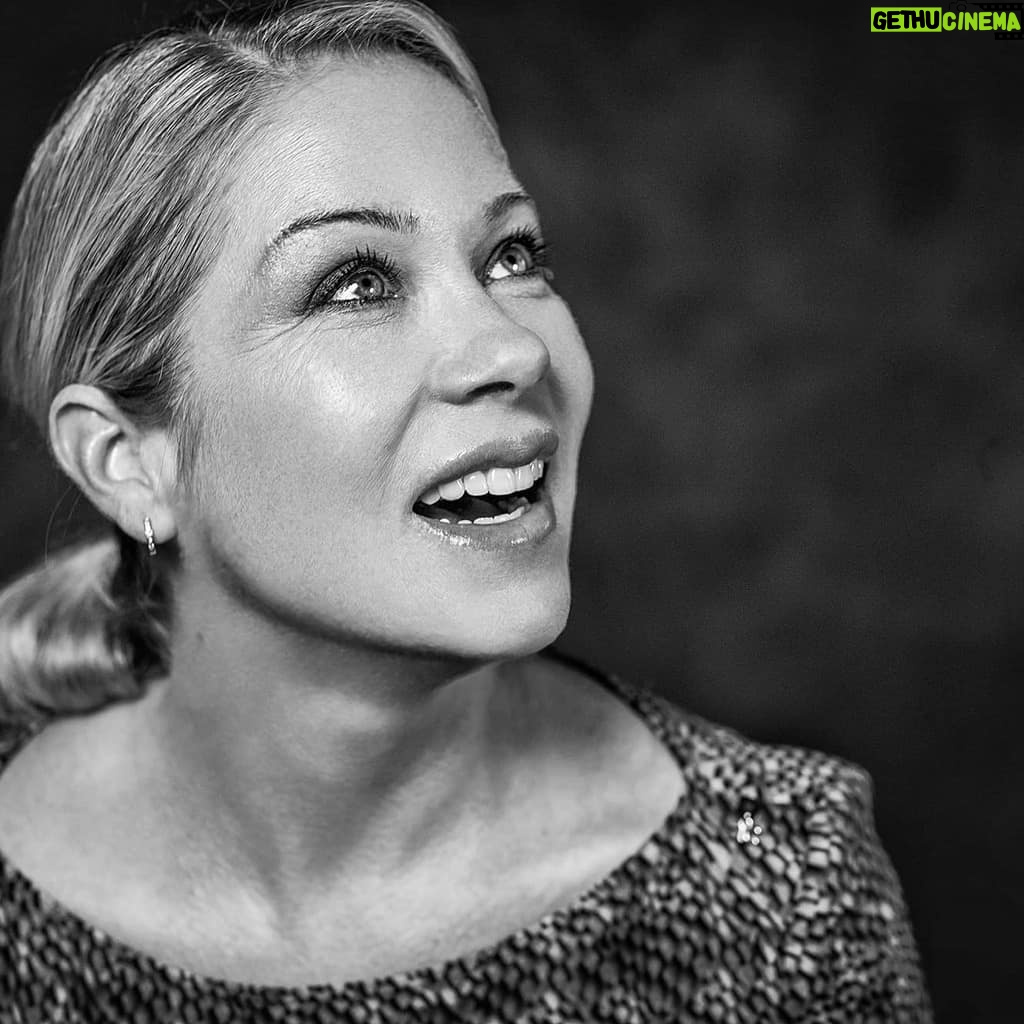 Christina Applegate Instagram - 🎥