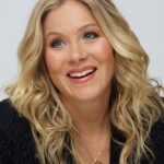 Christina Applegate Instagram - 🌴link in bio🌴