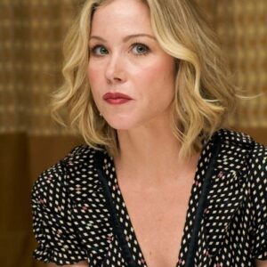 Christina Applegate Instagram - ✌️