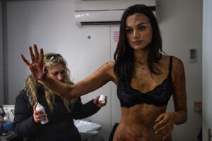 Christina Ochoa Instagram - Familia: "What is it you do at work again?"
Me: "Its ok. Don't worry about it.” 

MUA @kerryskeltontravelphotos_ 

#BloodyMess 
#HalloweenIsWhatIveBeenTrainingFor