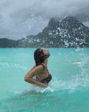 Christina Ochoa Instagram - "All my life I've been waiting for someone and when I find her, she's... she's a fish.” - Splash, 1984 🧜🏼‍♀️🐠 @cru_ennis