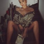 Christina Ochoa Instagram - 𝖯𝖨𝖢𝖪𝖸．．． 📚 Dir: @thebadzebra @diliana_deltcheva MU: @jenichua Styling: @moloveyourwork7 Thx: @ig_of_kg @jessicalheath @biossance d.o.lan.ja.d