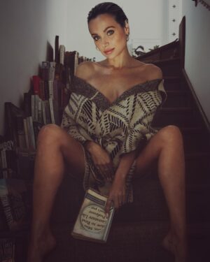 Christina Ochoa Instagram - 𝖯𝖨𝖢𝖪𝖸．．． 📚
Dir: @thebadzebra 
@diliana_deltcheva 
MU: @jenichua 
Styling: @moloveyourwork7 
Thx: @ig_of_kg @jessicalheath @biossance d.o.lan.ja.d