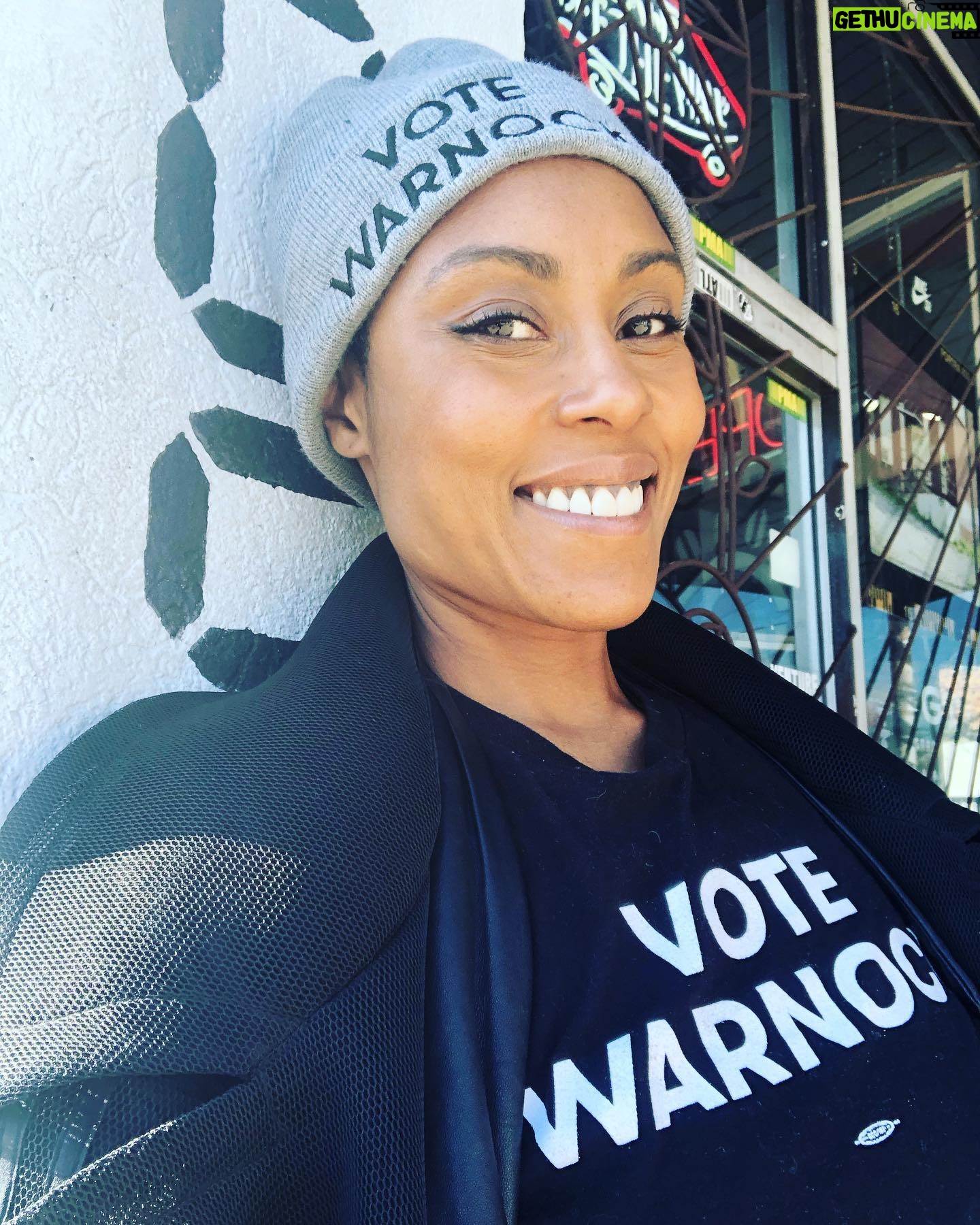 Christine Adams - 3.3K Likes - Morning PSA Georgians!! We are about to make history šš#votewarnock #georgiablue āš¾š