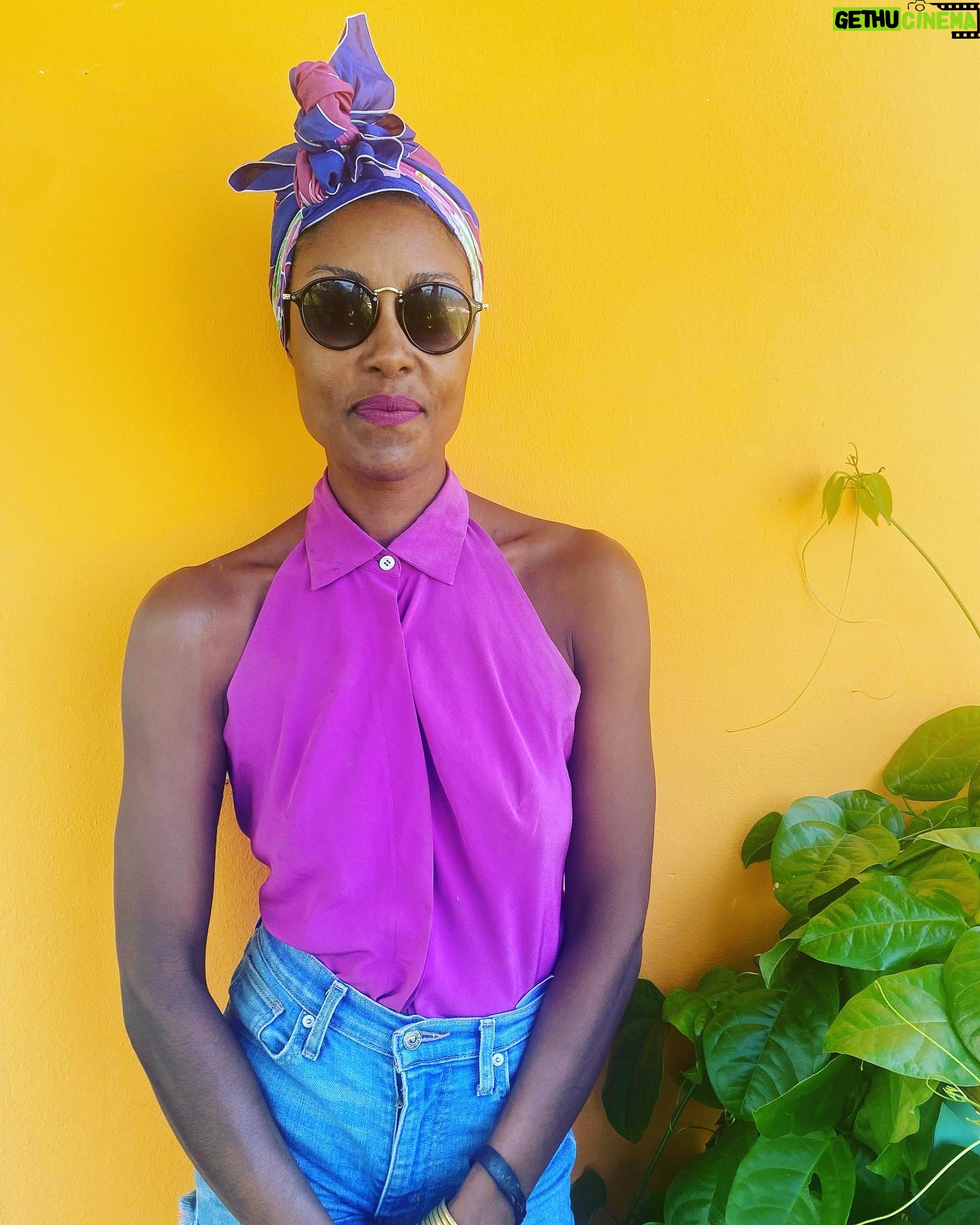 Christine Adams - 2K Likes - Keep this sunshine in your pocket āļø ā¤ļø #winteriscoming