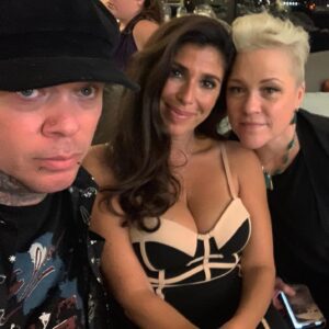 Christine Elise Instagram - Happy Birthday 
Felissa Rose!!!!!!
🎈🔪🎂🎈
#Felissarose @felissarose123