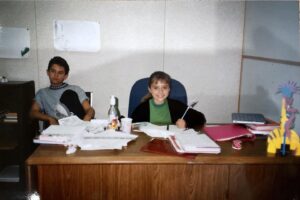 Christine Lakin Instagram - 1991 #BTS of the “Step By Step” pilot. These jog any memories!? Episode 1 out now @keananandlakin 🎞️
