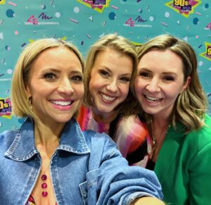 Christine Lakin Instagram - Such a fun weekend of fans, fam and friends. My heart is full! 🥰 90s Con is Kind of like a HS reunion where you can’t wait to see everyone again- capped off with a beautiful and memorable birthday dinner for Dad #2, the one and only @therealpduffy ☘️ Thank you @jasonmarsden 🙏🏼 and @thecapitalgrille for an epic evening and @thats4ent for a great event 🙌🏼 Would you come see us next time??