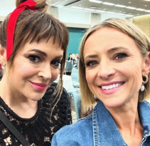 Christine Lakin Instagram - Such a fun weekend of fans, fam and friends. My heart is full! 🥰 90s Con is Kind of like a HS reunion where you can’t wait to see everyone again- capped off with a beautiful and memorable birthday dinner for Dad #2, the one and only @therealpduffy ☘️ Thank you @jasonmarsden 🙏🏼 and @thecapitalgrille for an epic evening and @thats4ent for a great event 🙌🏼 Would you come see us next time??