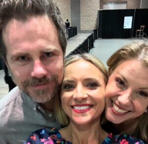 Christine Lakin Instagram - Such a fun weekend of fans, fam and friends. My heart is full! 🥰 90s Con is Kind of like a HS reunion where you can’t wait to see everyone again- capped off with a beautiful and memorable birthday dinner for Dad #2, the one and only @therealpduffy ☘️ Thank you @jasonmarsden 🙏🏼 and @thecapitalgrille for an epic evening and @thats4ent for a great event 🙌🏼 Would you come see us next time??