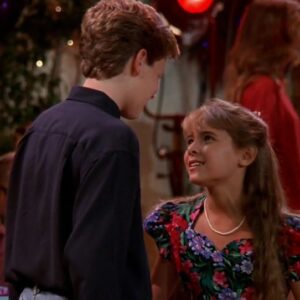 Christine Lakin Instagram - This one was a core memory. 😍🤓

Episode 2 of @keananandlakin is out now. “I Hate A Scoop Neck to This Day” discusses SBS Ep. “The Dance” guest starring the incredible @jaleelwhite 
Links in bio!
.
Hosted by #stacykeanan and @yolakin 
Produced by @stevenraymorris