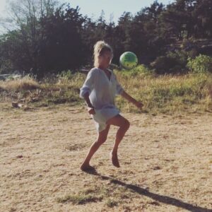 Christine Meltzer Instagram - Älskar fotboll.
Älskar landslaget.
Älskar.
Sa jag ÄLSKAR!!
Låt oss enas om att vi firar silvret!!
SILVER!
FATTA!!!!
Sicken grej!
AJ LAVV JOO!!
GRATTIS!!

💙💛💙💛💙